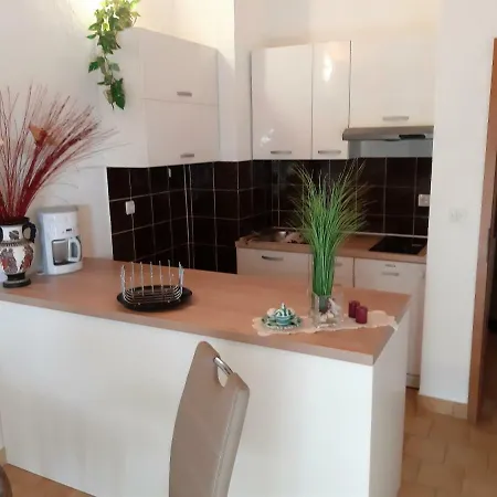 Rozic Apartman Rab Town