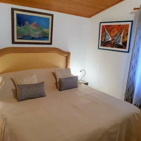 Apartment Rozic *